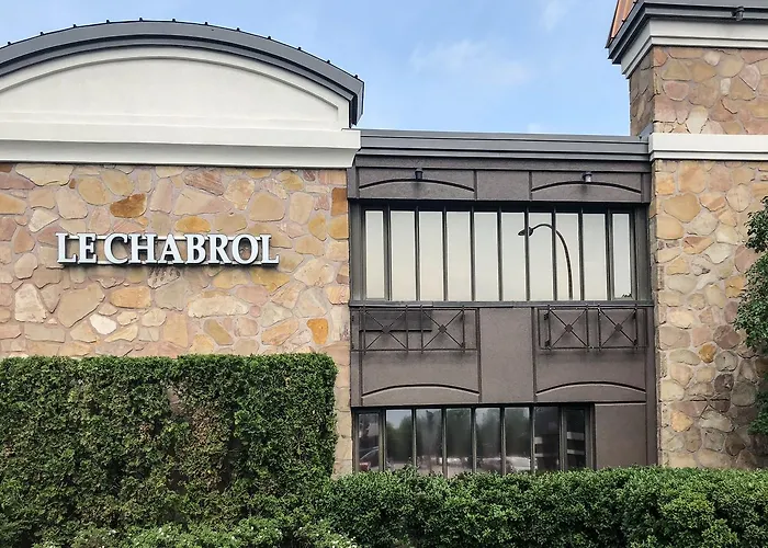 Le Chabrol Hotel&Suites