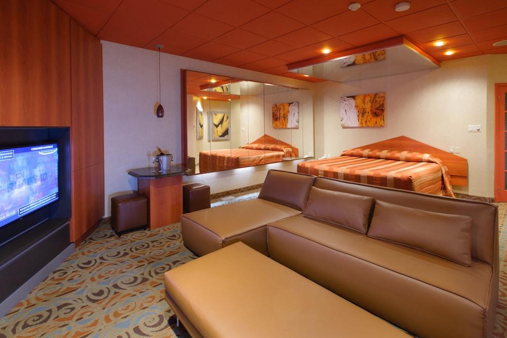 Le Chabrol Hotel&suites 3*
