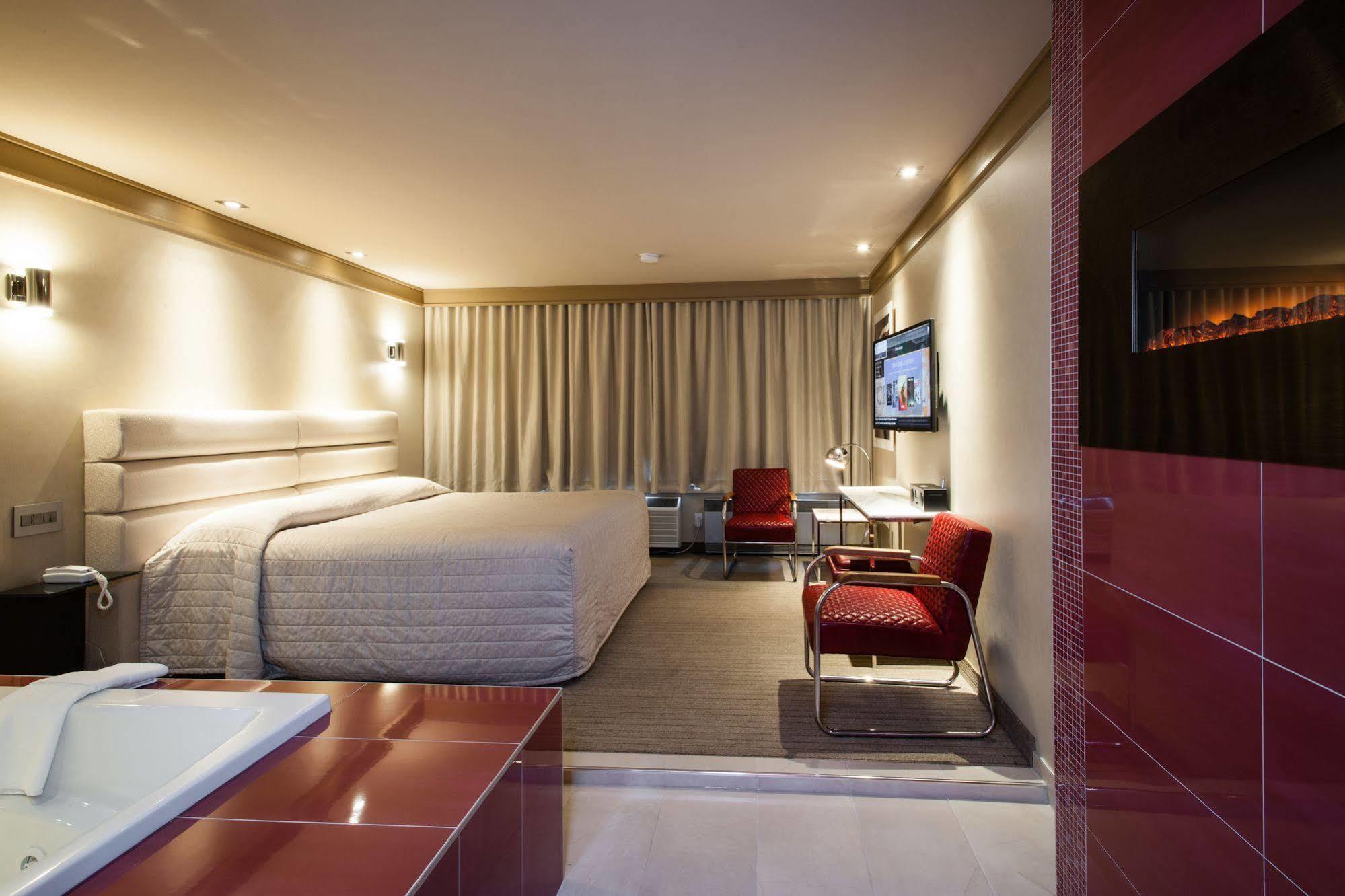 Le Chabrol Hotel&suites Hotel 3*