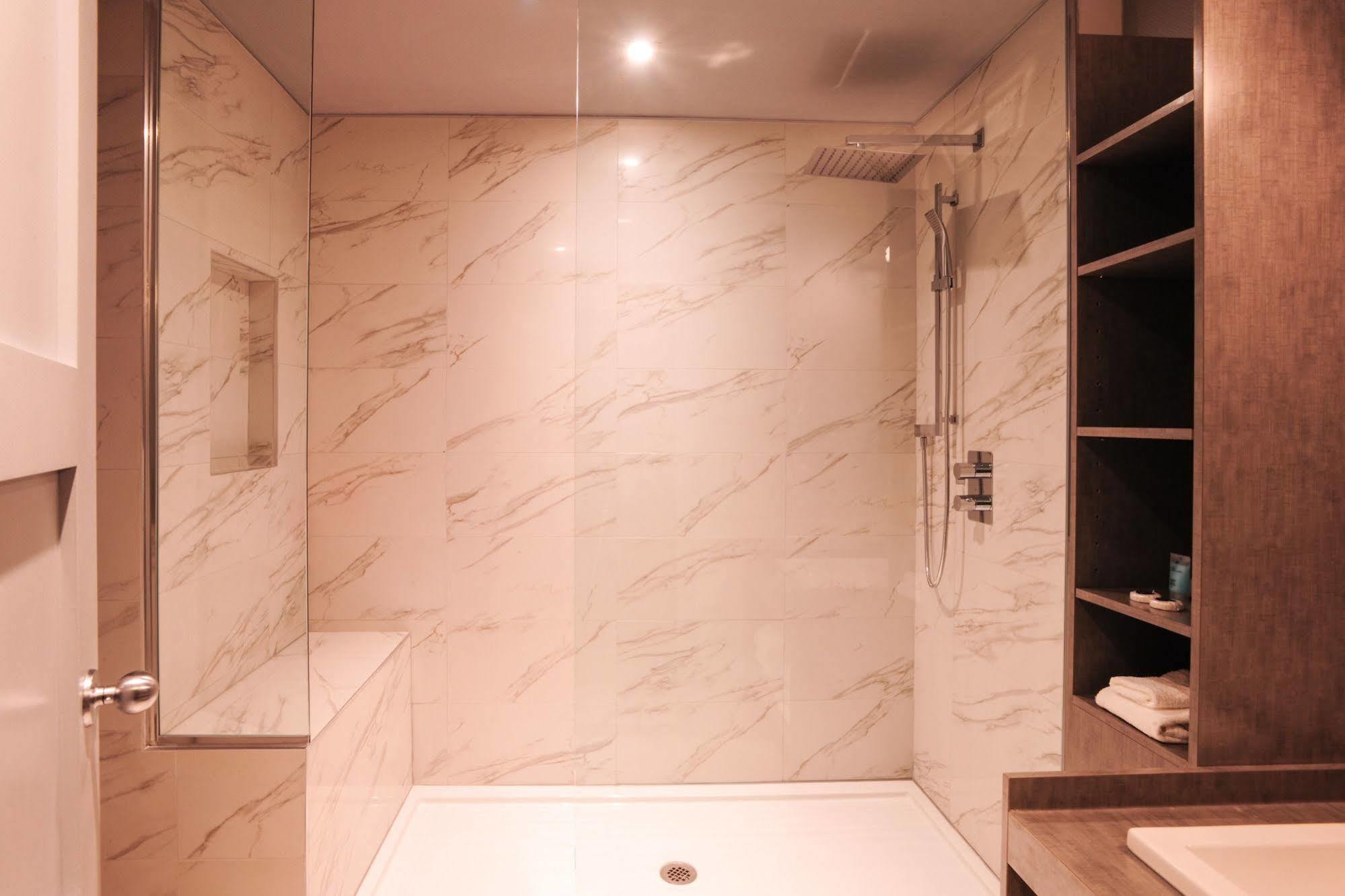 Le Chabrol Hotel&suites Hotel Montréal